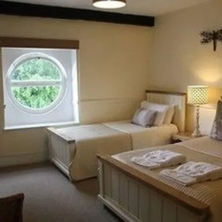 The Coach House 3* Winterbourne
