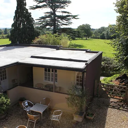 The Coach House 3* Winterbourne