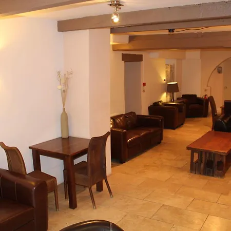 The Coach House 3*